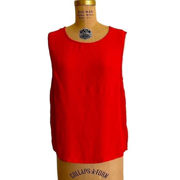 Red Phool Crepe Sleeveless Blouse Tank - Picture 1 of 8